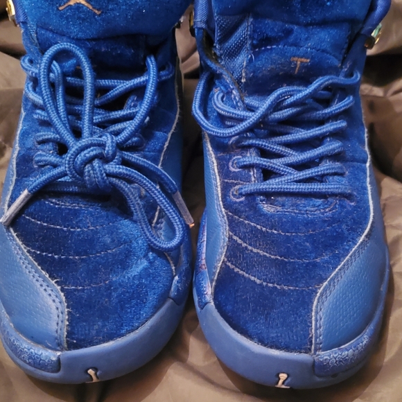 Air Jordan 12 Michigan - Picture 13 of 13